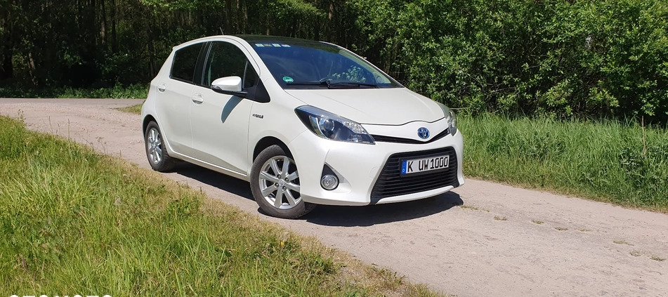 Toyota Yaris cena 29900 przebieg: 148000, rok produkcji 2013 z Białobrzegi małe 56